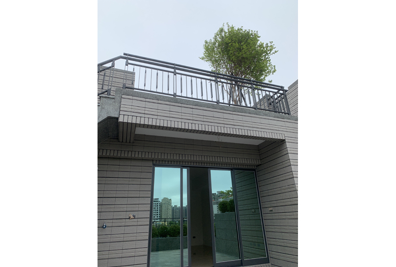 YI17-1-44/屋頂不銹鋼欄杆設計