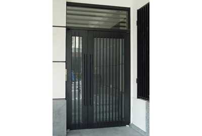YI03-1/不鏽鋼造型玄關門